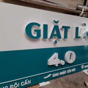 bang-quang-cao-cua-hang-giat-la
