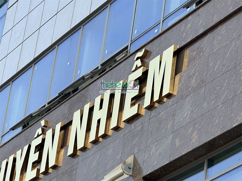 chu inox vang guong 05