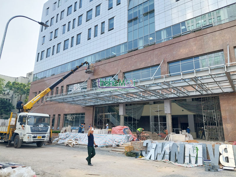 chu inox vang guong 09