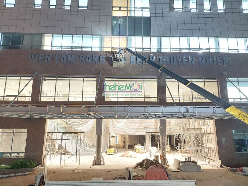 chu inox vang guong 13