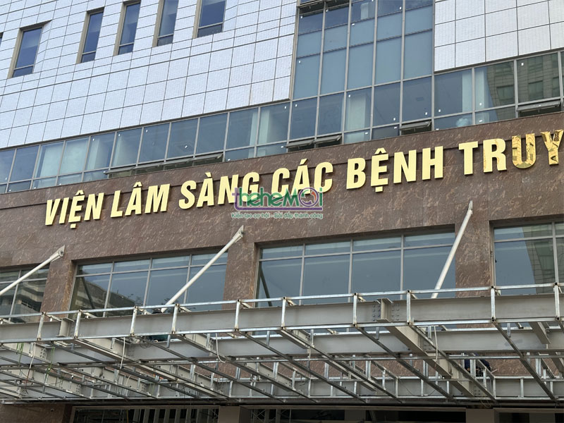 chu inox vang guong 19