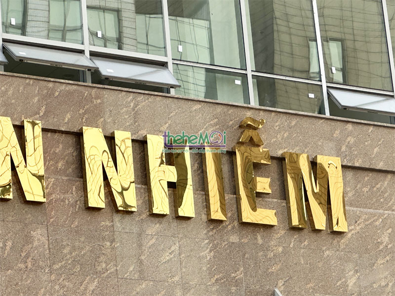 chu inox vang guong 23