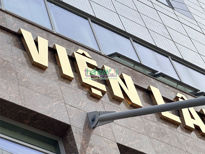 chu inox vang guong 27