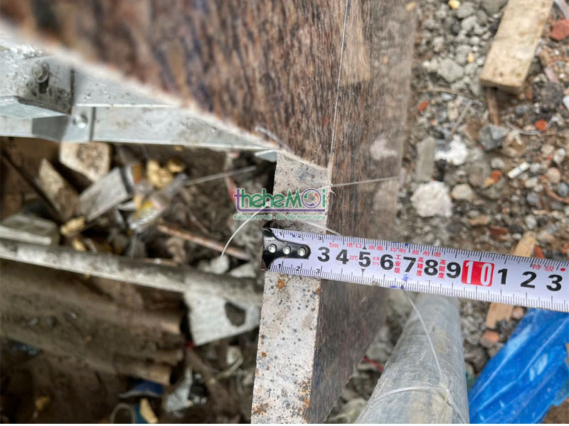 chu inox vang guong 41