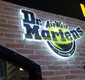 Biển công ty 18 - 943