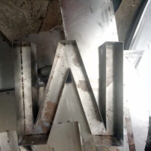 Biển chữ hút nổi mica 14