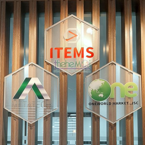Biển công ty mica 03e