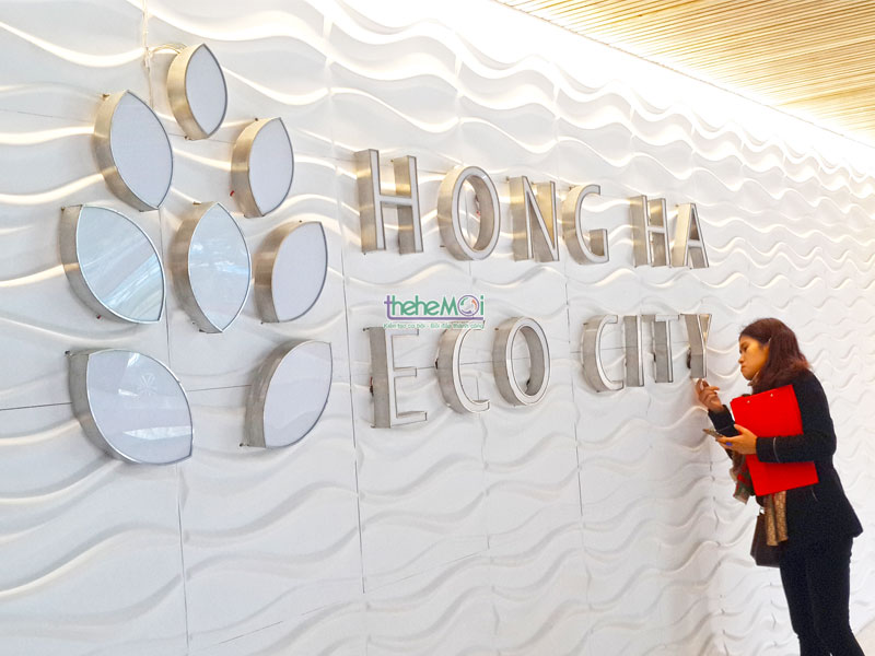 Chữ inox lọng viền mặt mica