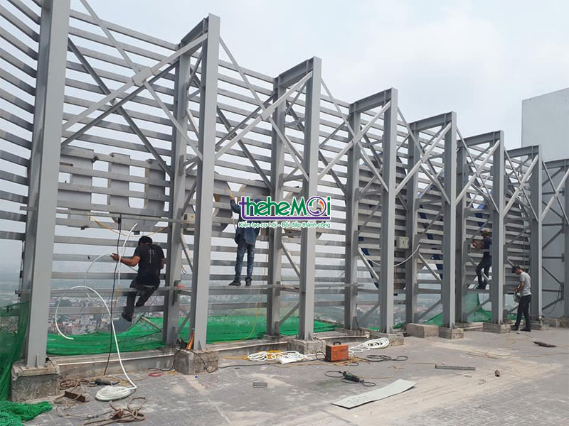 Thi công biển chữ nổi trên nóc tòa nhà Thi công biển chữ nổi trên nóc tòa nhà