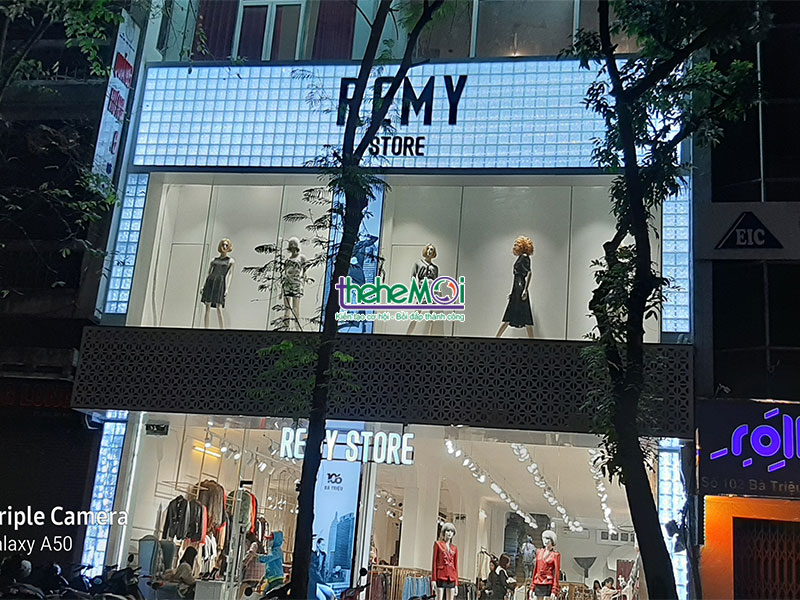 Biển quảng cáo thời trang