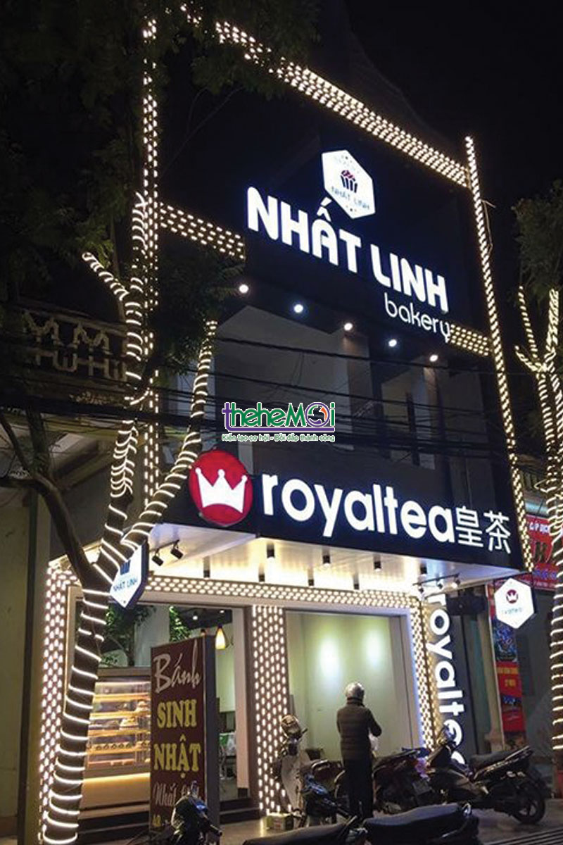 Biển alu chữ nổi gương vàng hắt led biển alu