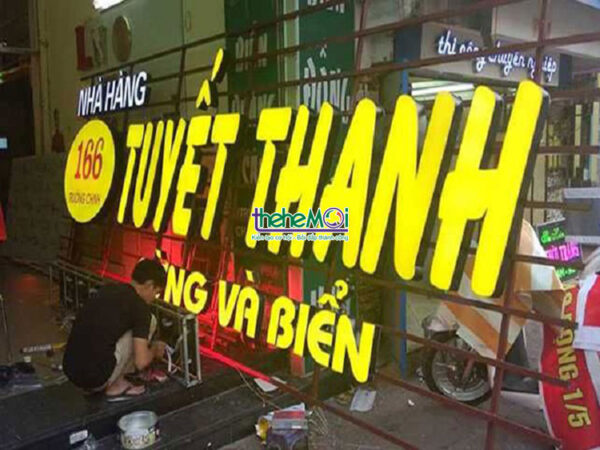 bien quang cao nha hang 12