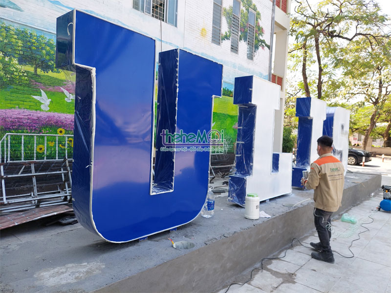 Biển quảng cáo chữ nổi